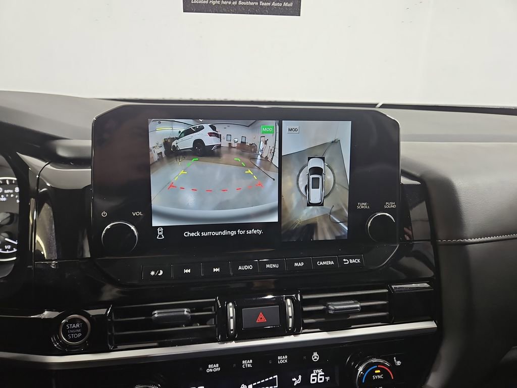 Used 2024 Nissan Pathfinder SL AWD/4WD image 21