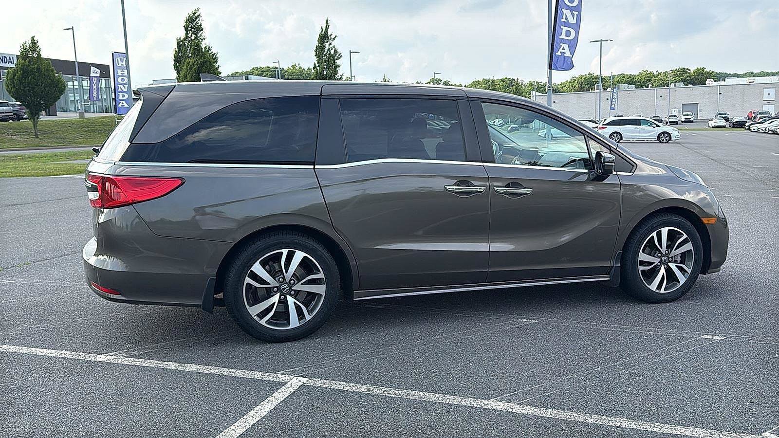 Used 2023 Honda Odyssey Touring image 4