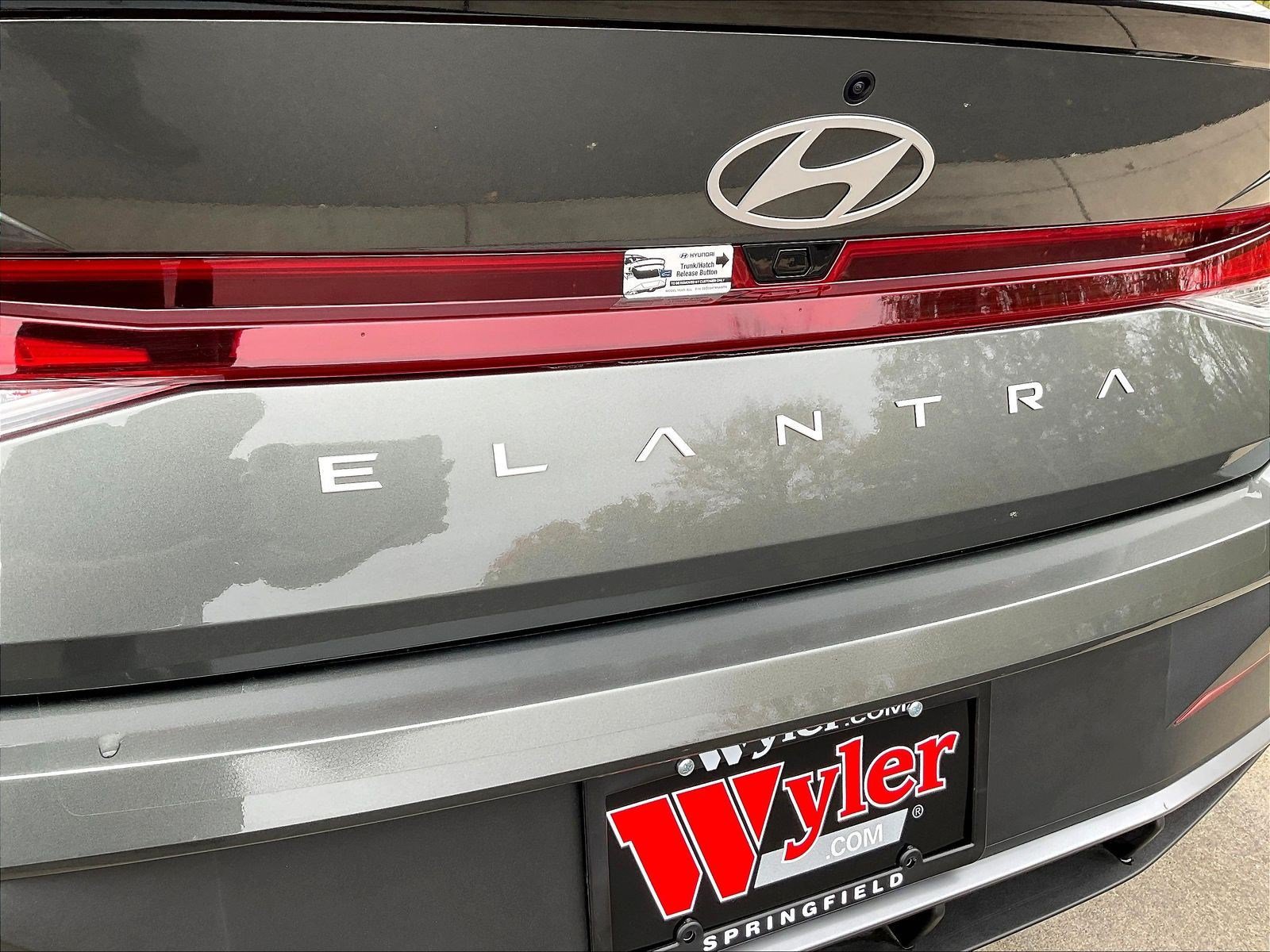 Used 2026 Hyundai Elantra Sport w/ Cargo Package FWD image 23