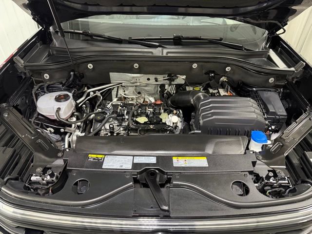 Used 2024 Volkswagen Atlas SEL Premium R-Line image 32