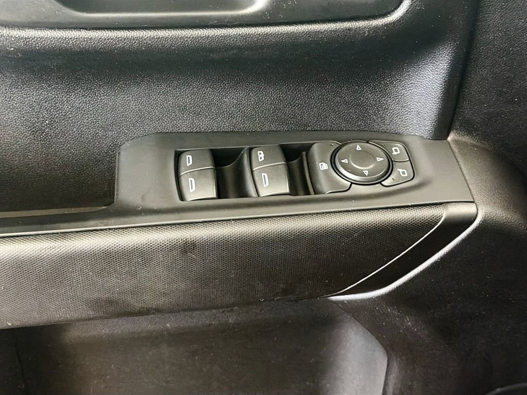Used 2022 Chevrolet Silverado 1500 Custom w/ LPO, Dark Essentials Package AWD/4WD image 18