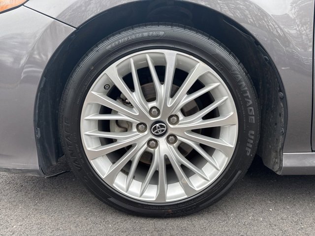 Used 2018 Toyota Camry XLE image 9