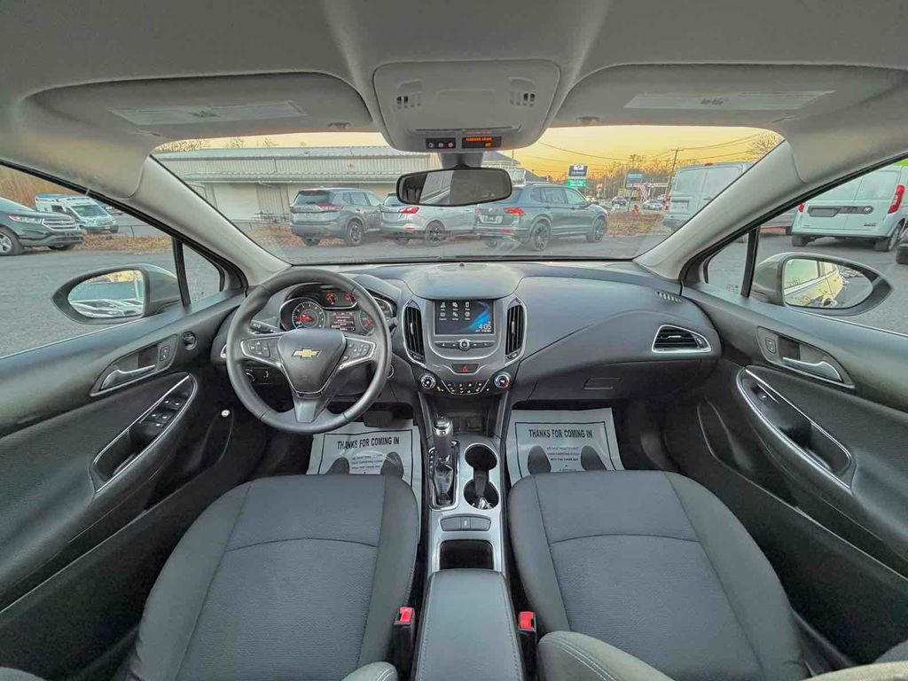Used 2018 Chevrolet Cruze LT w/ Convenience Package image 20