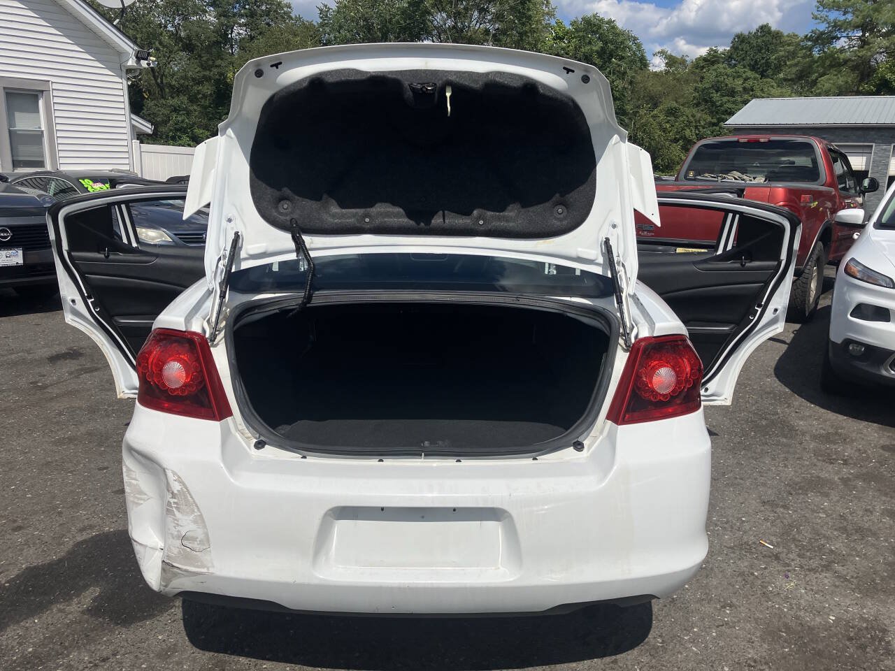 Used 2014 Dodge Avenger SXT w/ Rallye Appearance Group FWD image 32