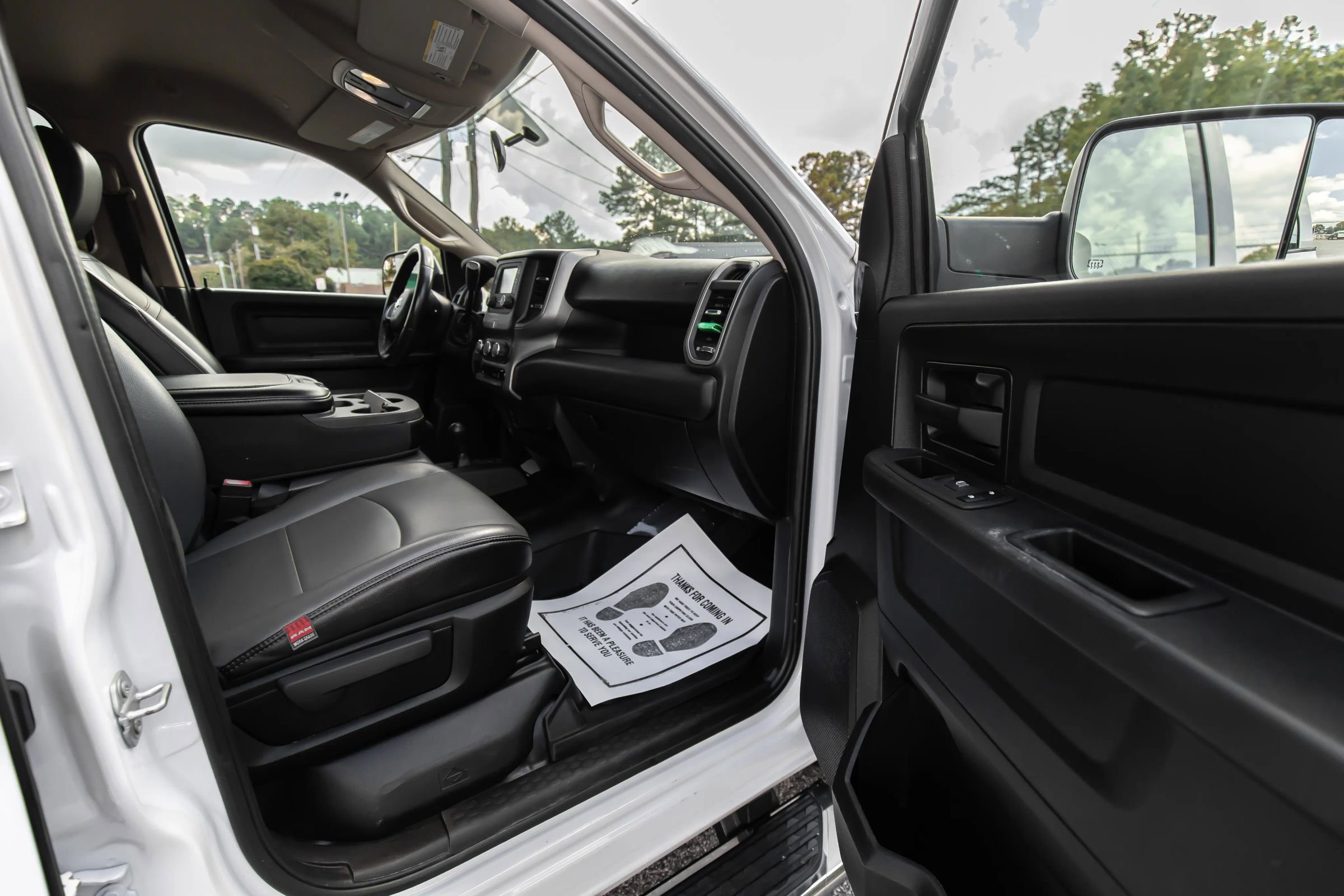 Used 2020 RAM 3500 Tradesman w/ Chrome Appearance Group image 30