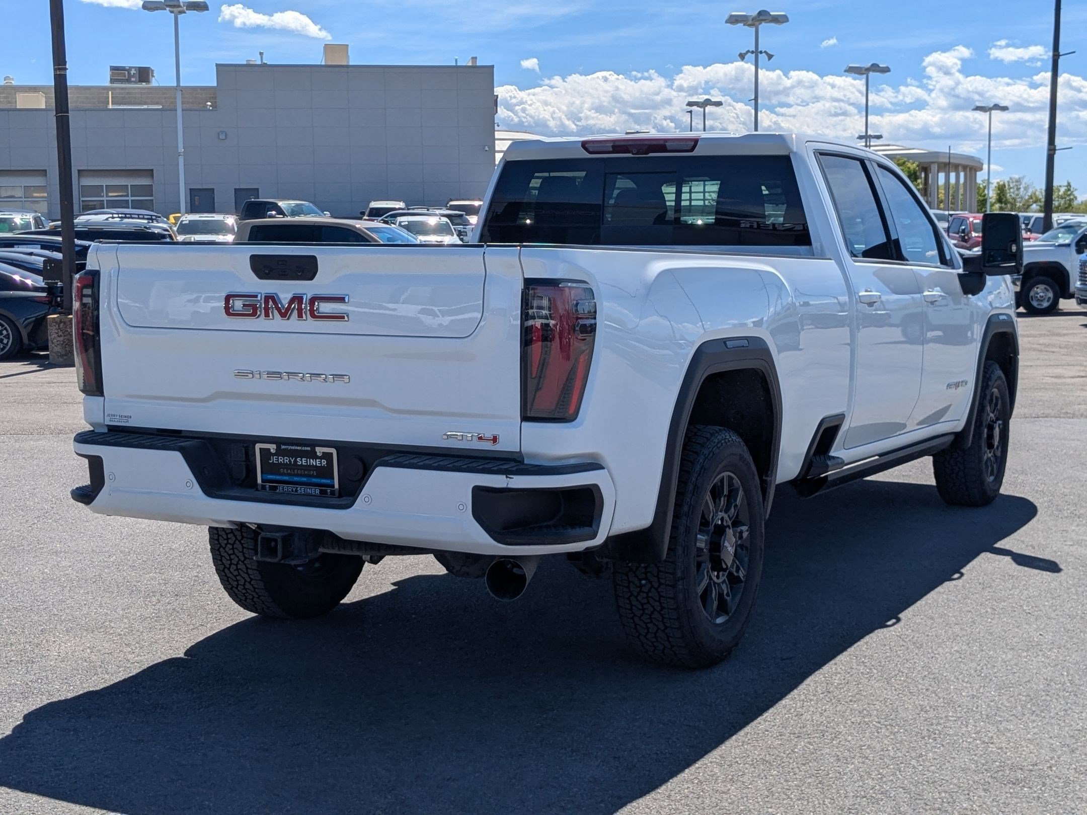Used 2024 GMC Sierra 3500 AT4 w/ AT4 Premium Plus Package AWD/4WD image 5