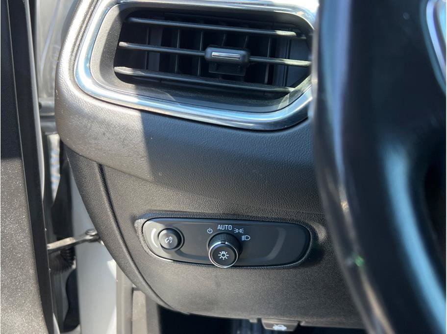 Used 2019 Chevrolet Equinox LT FWD image 16