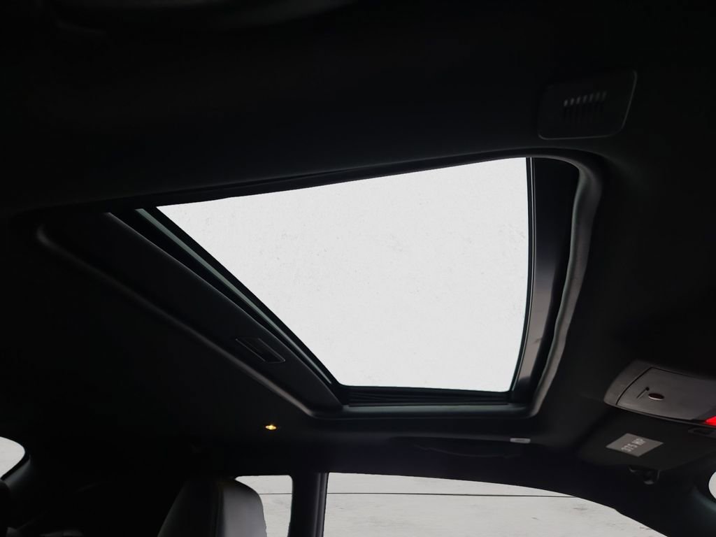 Used 2022 Dodge Challenger R/T w/ Driver Convenience Group image 22