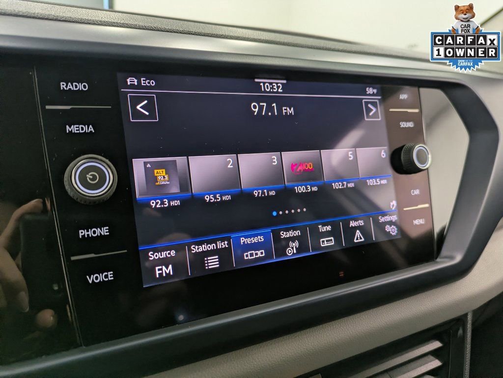 Used 2022 Volkswagen Taos SE image 13