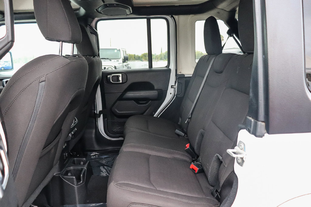 Used 2023 Jeep Wrangler Unlimited Sahara AWD/4WD image 22