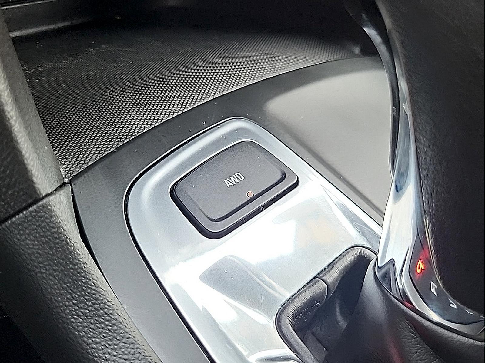 Used 2021 Chevrolet Equinox LT AWD/4WD image 25