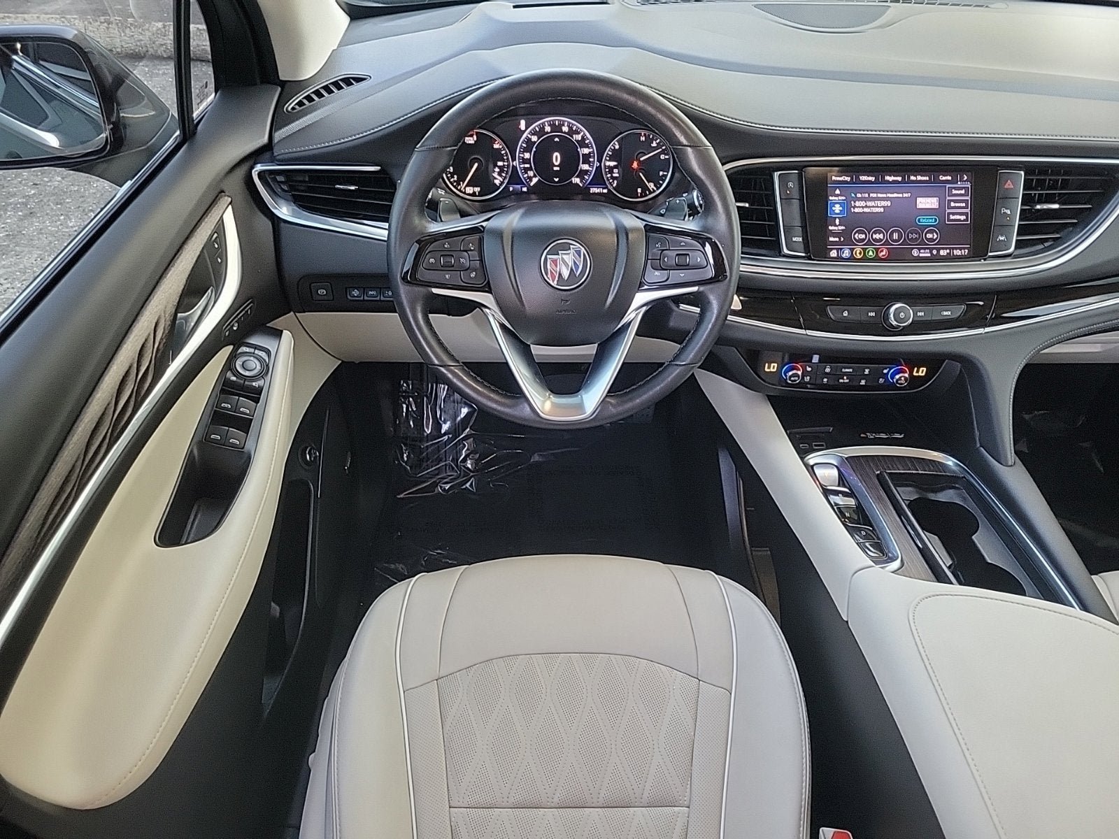 Used 2022 Buick Enclave Avenir w/ Avenir Technology Package FWD image 17
