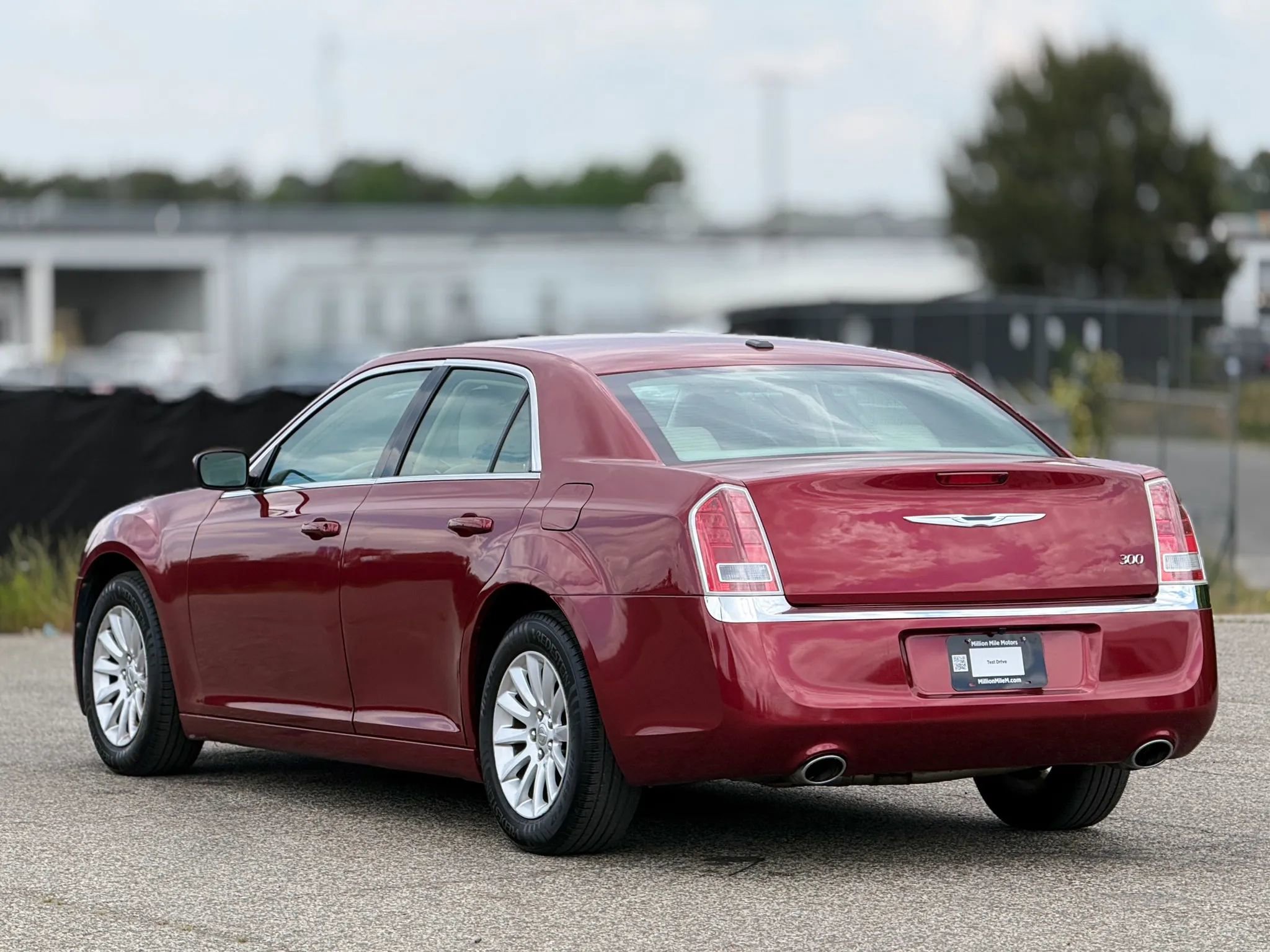 Used 2014 Chrysler 300 RWD image 10