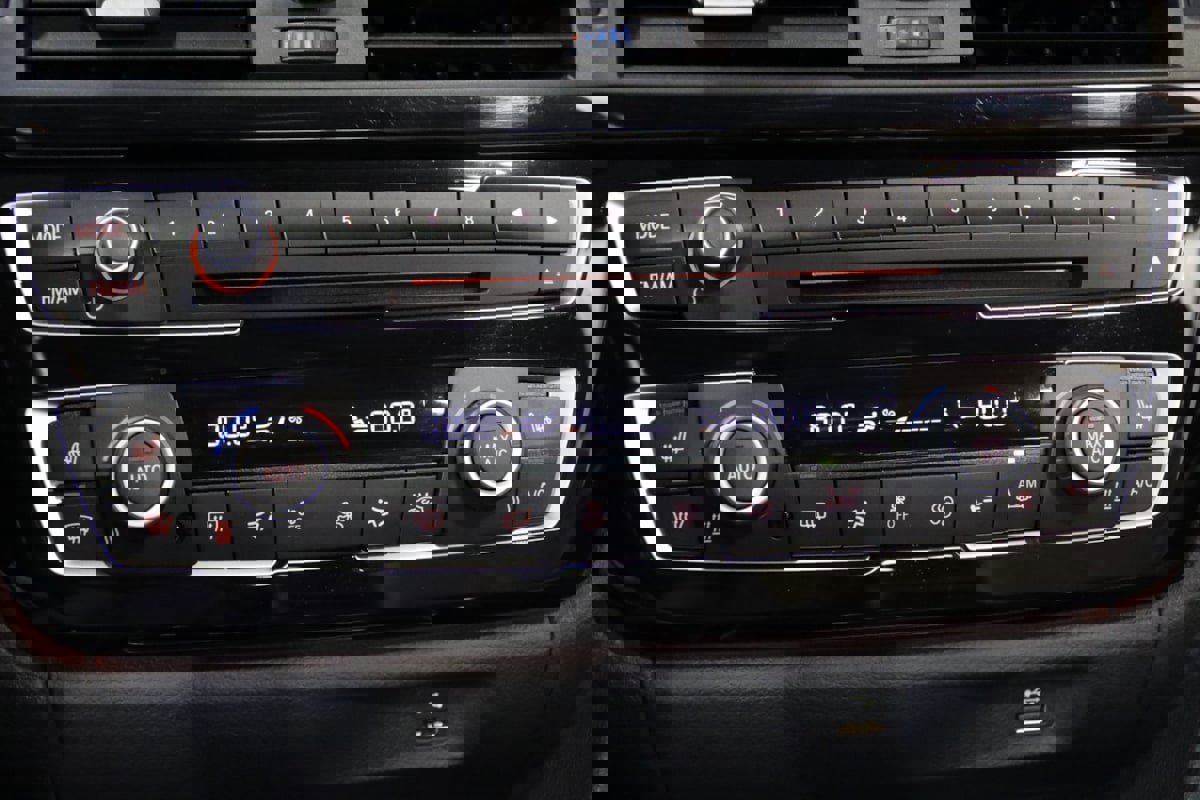 Used 2018 BMW M4 Convertible image 56