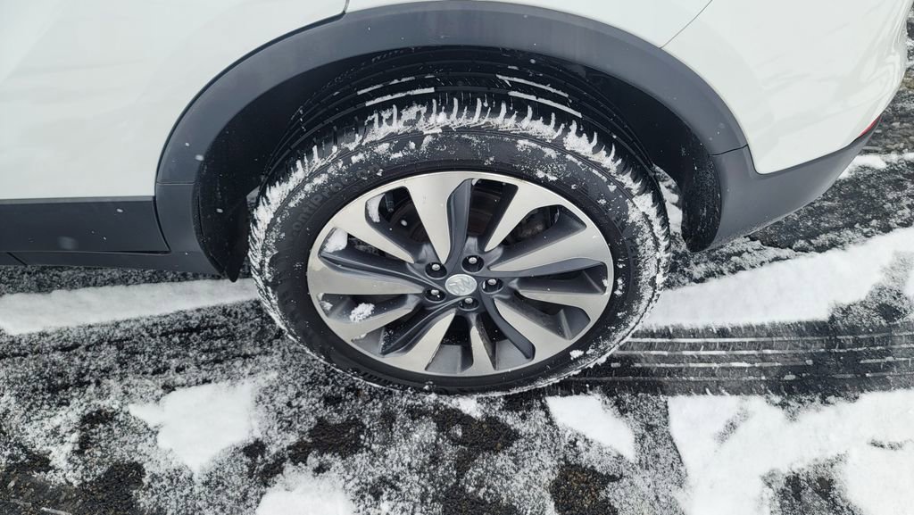 Used 2022 Buick Encore Preferred image 8