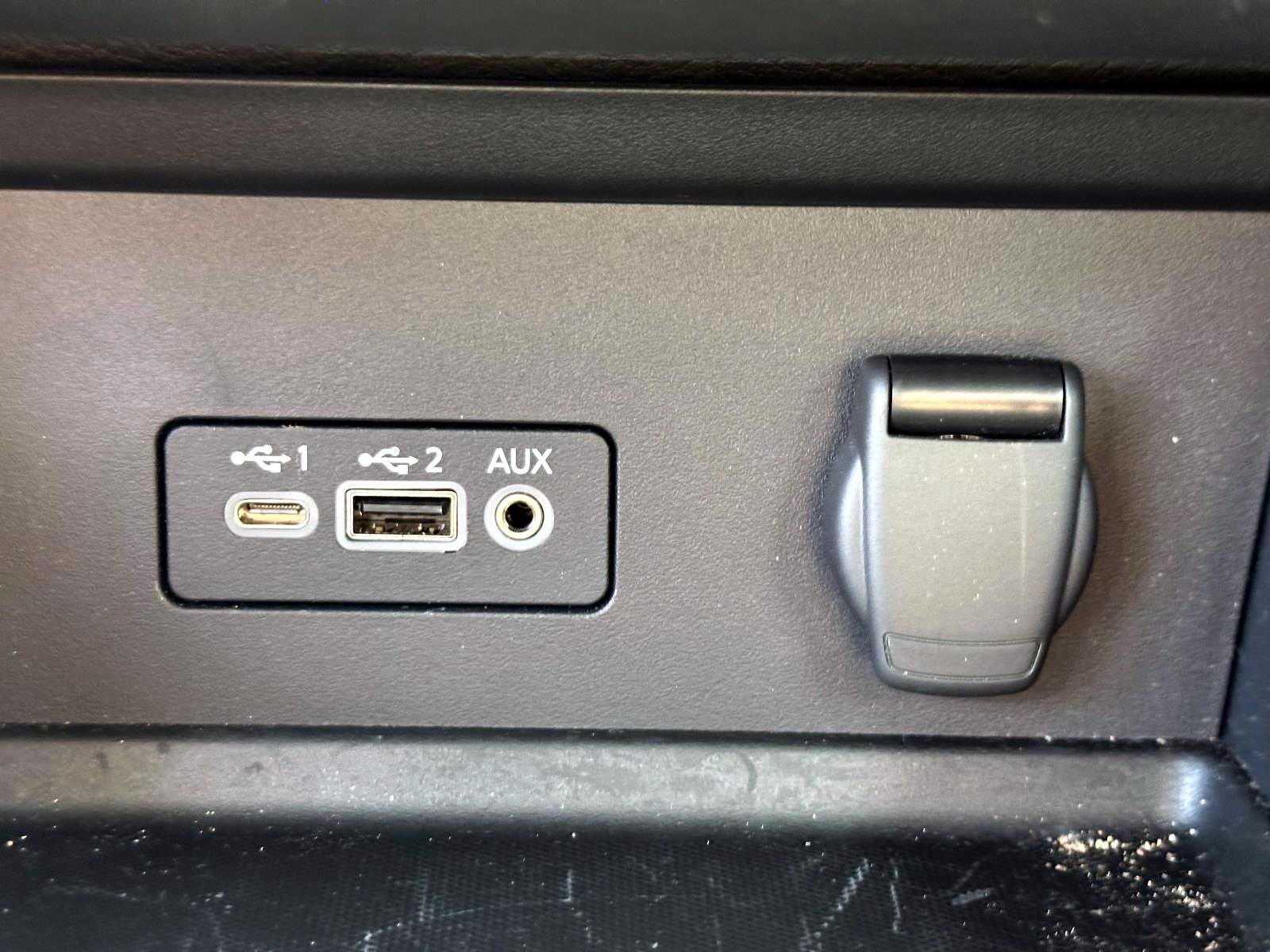 Certified 2023 Nissan Sentra SV FWD image 23