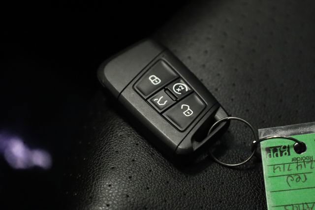 Used 2023 Volkswagen Atlas Cross Sport SEL R-Line image 37