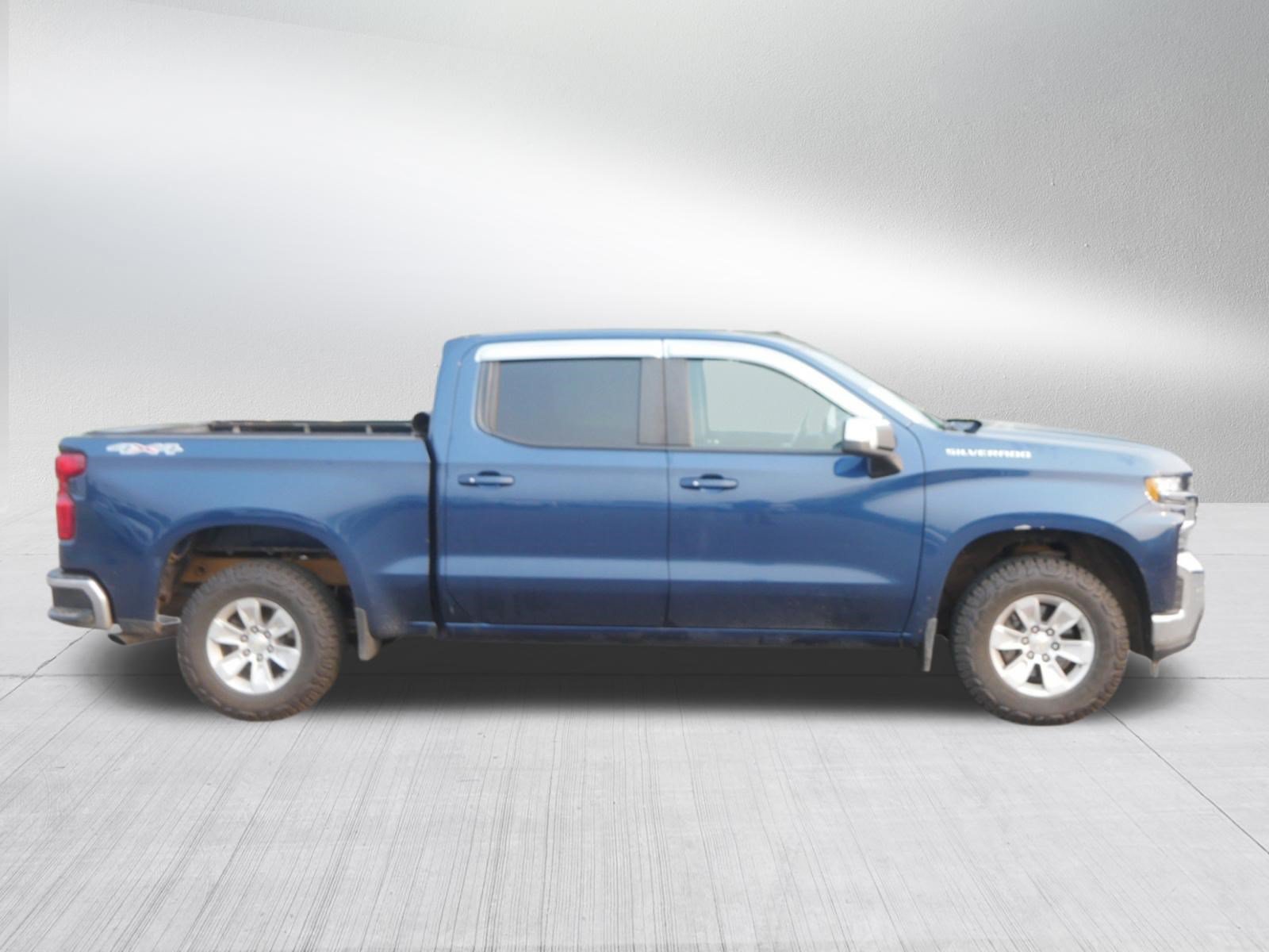 Used 2019 Chevrolet Silverado 1500 LT w/ Convenience Package AWD/4WD image 8