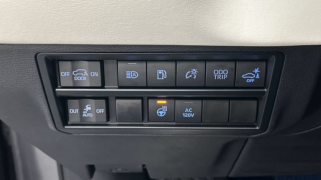 Used 2024 Toyota Sequoia Capstone AWD/4WD image 28