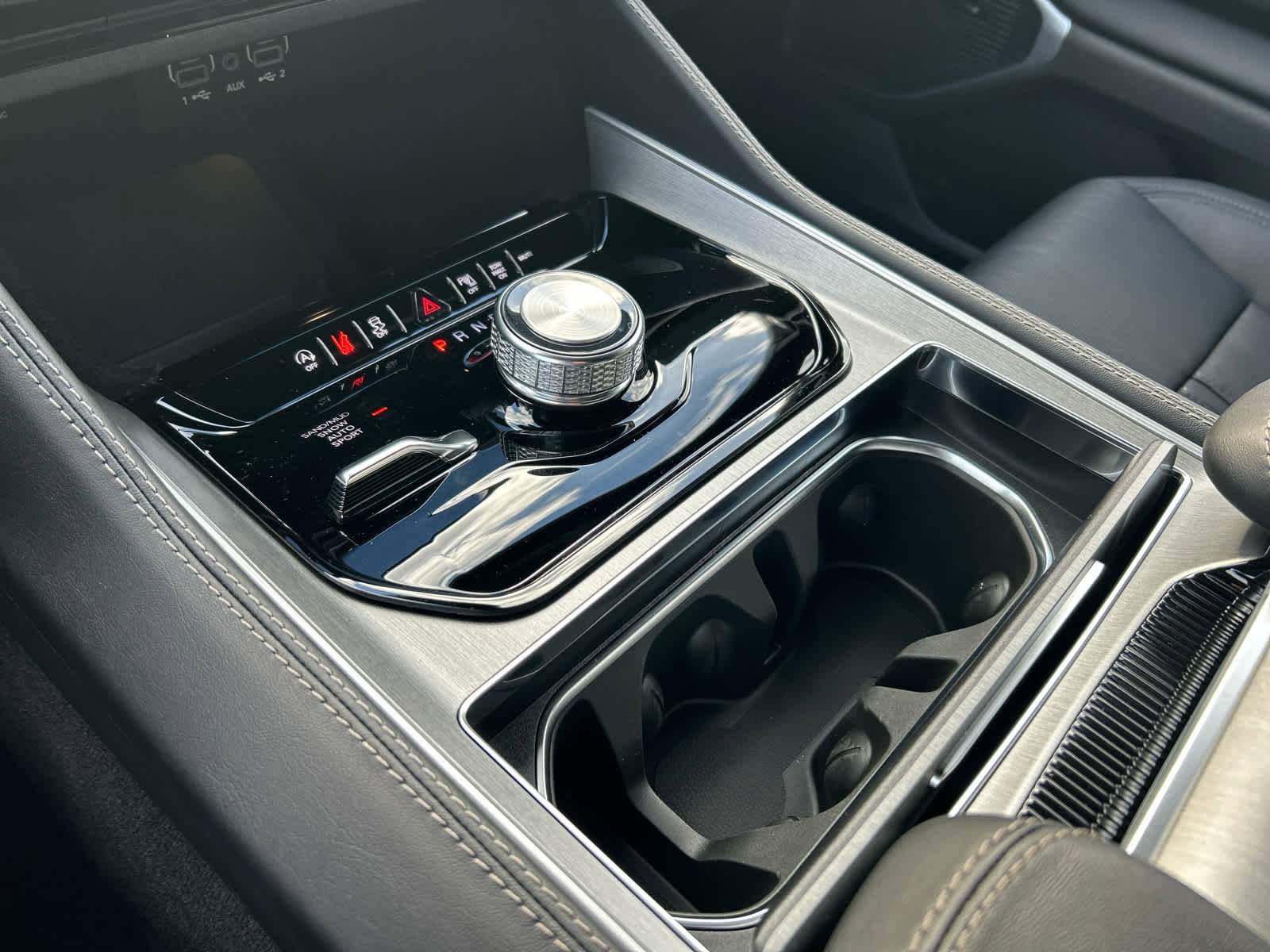 New 2025 Jeep Wagoneer L Series II w/ Premium Group I image 35