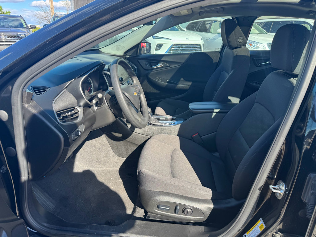 Used 2024 Chevrolet Malibu LT image 11