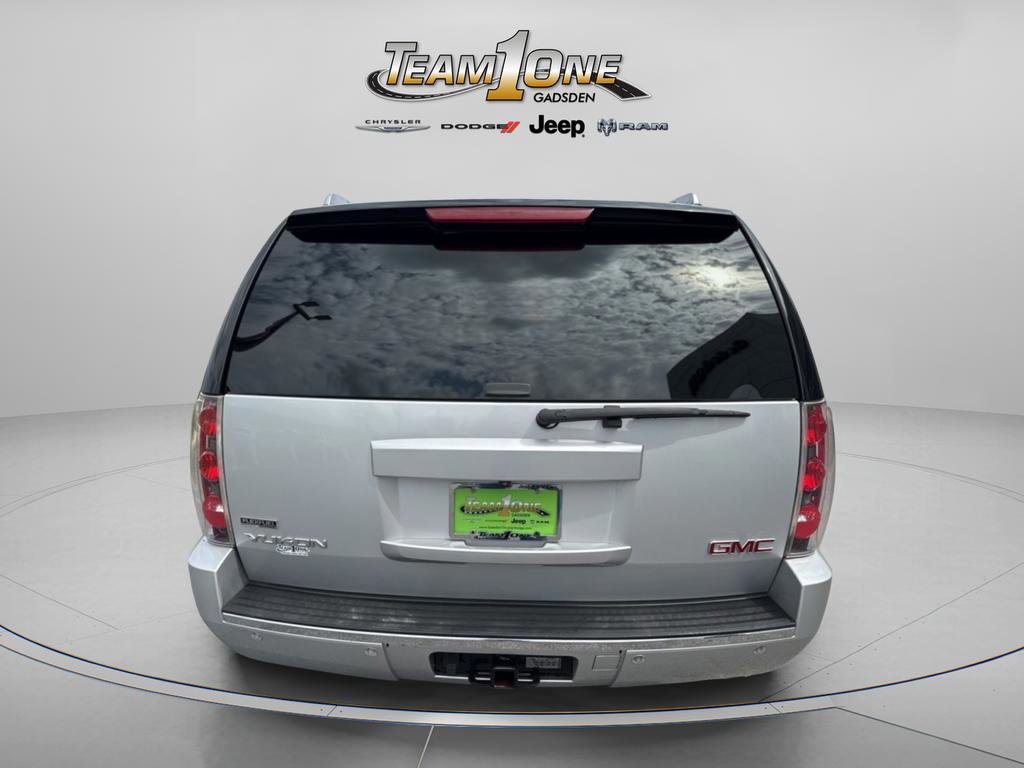 Used 2010 GMC Yukon Denali RWD image 7