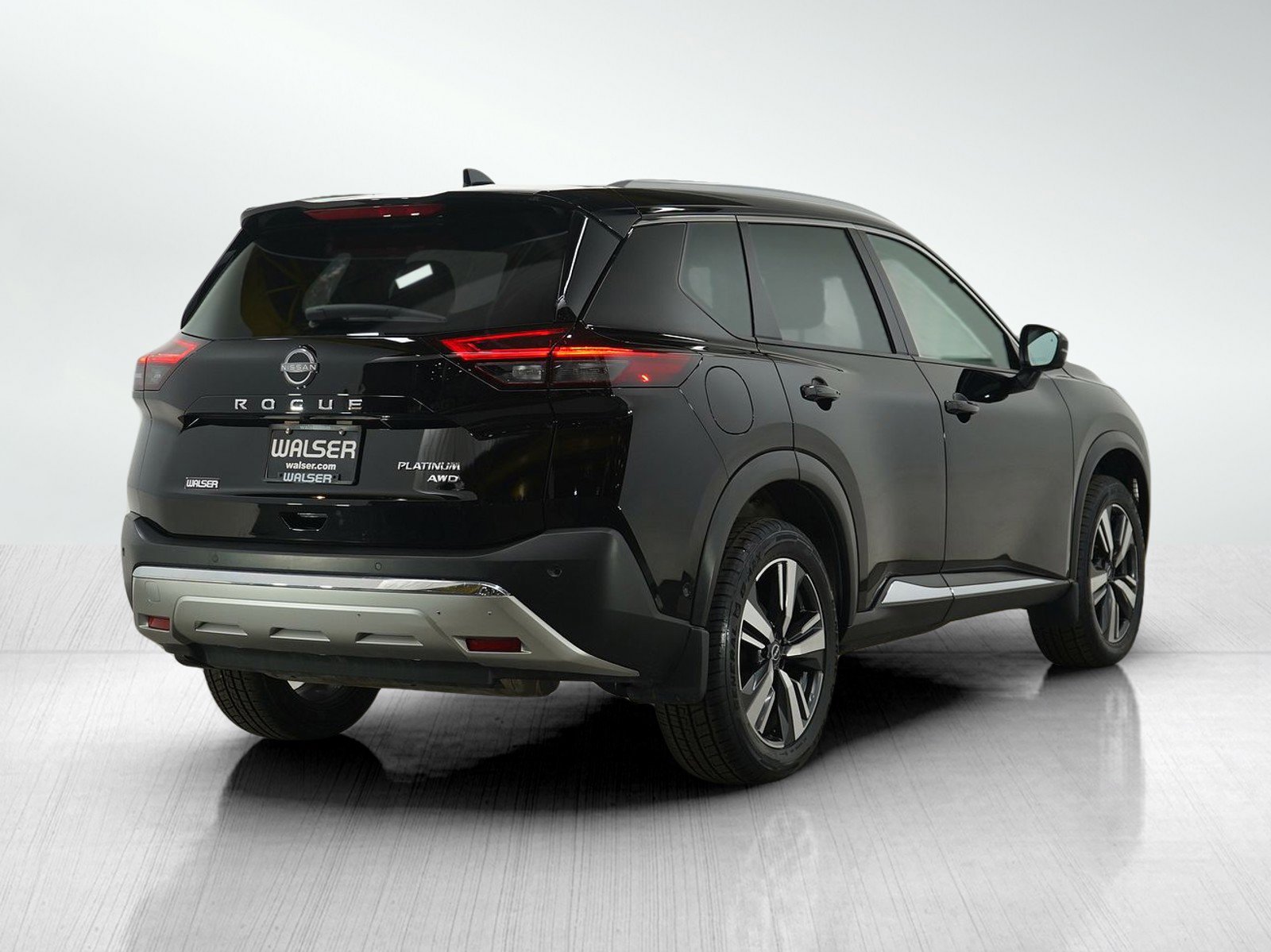 Used 2022 Nissan Rogue Platinum image 5