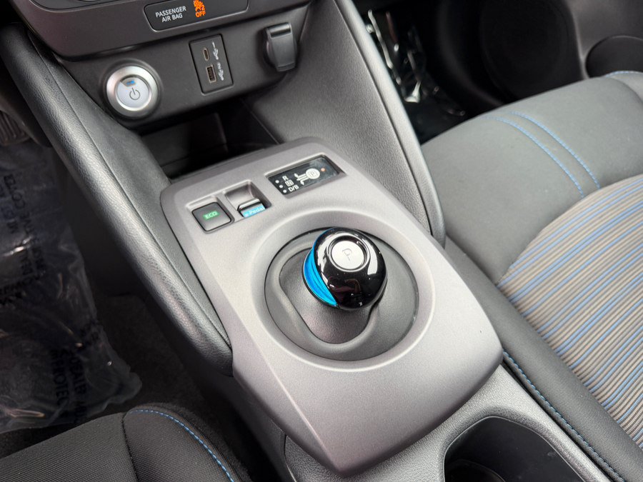 Used 2025 Nissan Leaf S FWD image 25