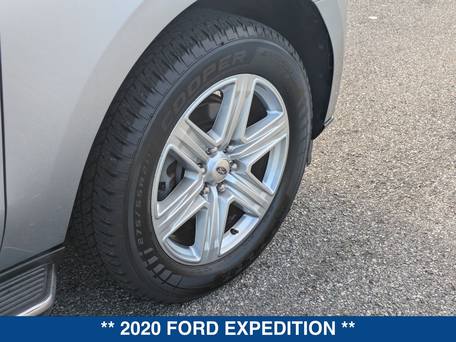 Used 2020 Ford Expedition XLT w/ Equipment Group 202A RWD image 13