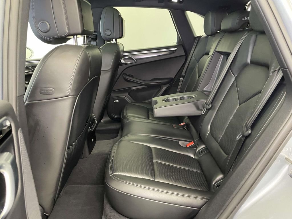 Certified 2022 Porsche Macan image 19