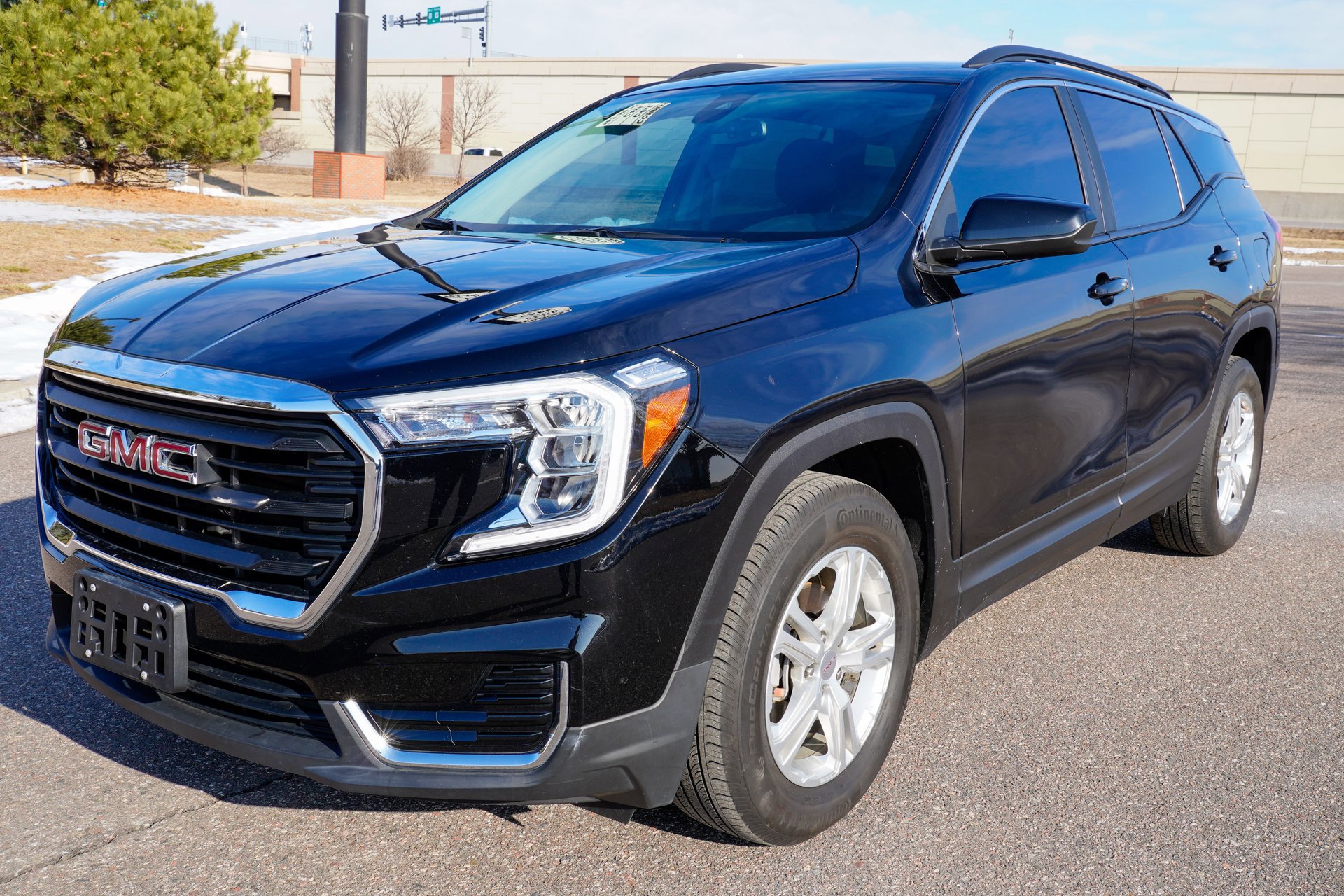 Used 2022 GMC Terrain SLE w/ Driver Convenience Package image 8
