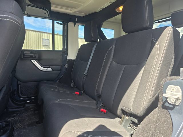 Used 2018 Jeep Wrangler Unlimited Sahara AWD/4WD image 13