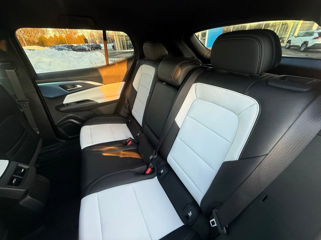 New 2026 Chevrolet Equinox EV LT FWD image 22
