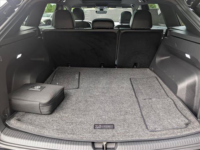 Certified 2024 Volkswagen Atlas Cross Sport SE w/ Panoramic Sunroof Package AWD/4WD image 20