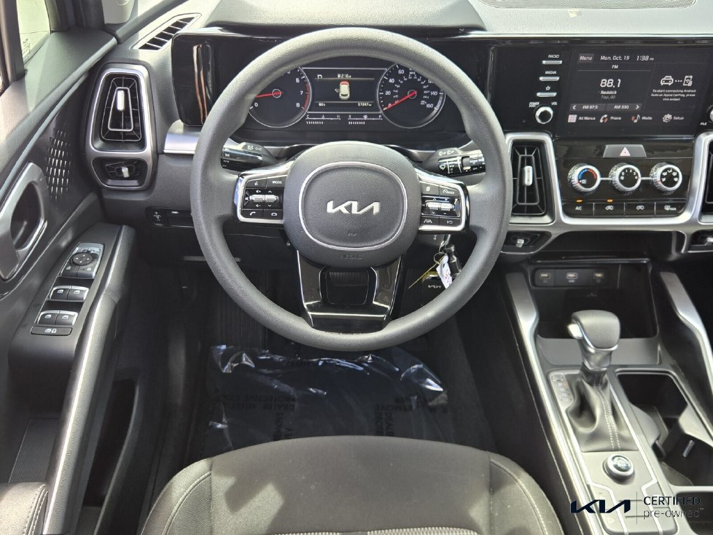 Certified 2023 Kia Sorento LX FWD image 13