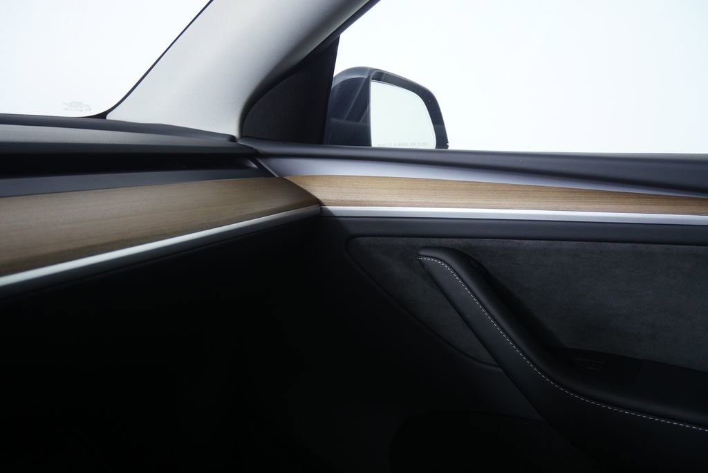 Used 2023 Tesla Model Y Long Range image 27