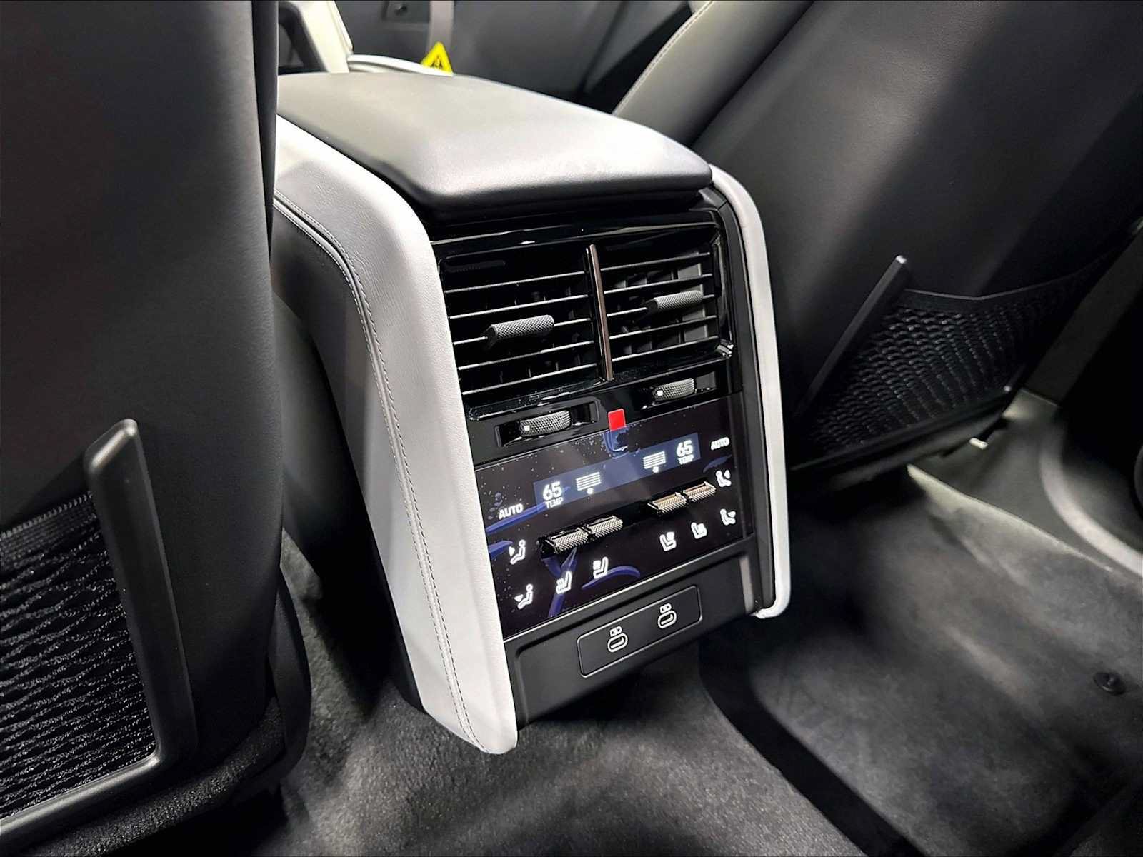 New 2026 Porsche Cayenne Electric AWD/4WD image 24