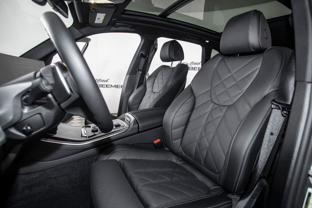 Used 2026 BMW X5 xDrive40i w/ M Sport Package image 17