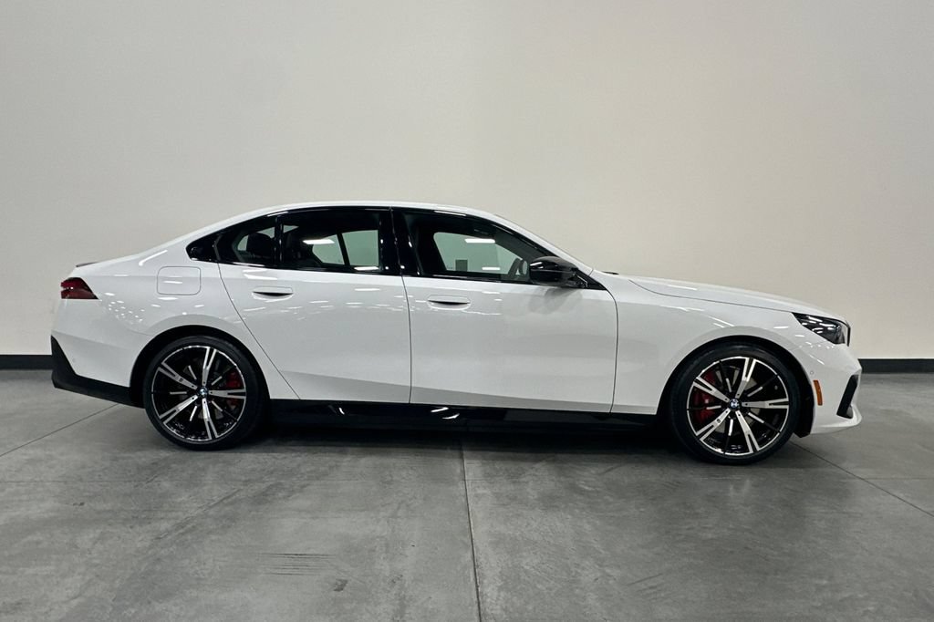 Used 2025 BMW i5 M60 w/ Premium Package AWD/4WD image 3