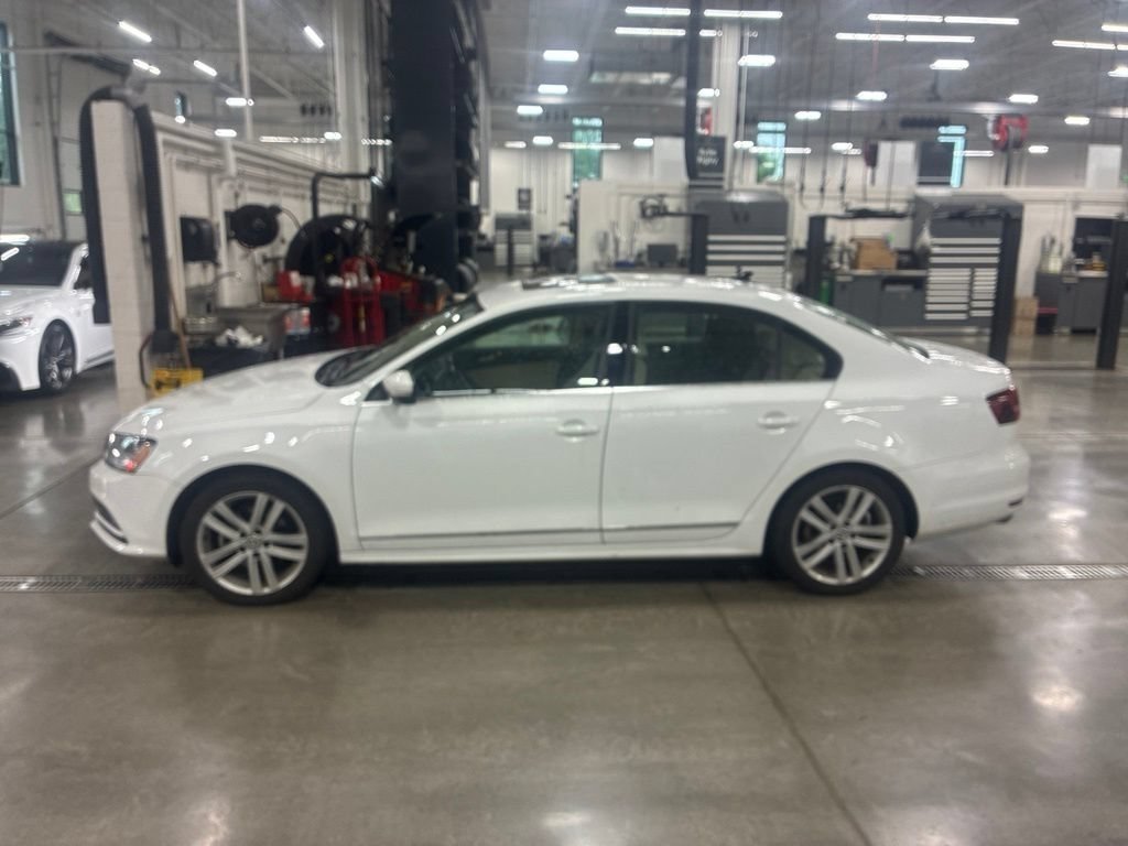 Used 2017 Volkswagen Jetta SEL FWD image 5