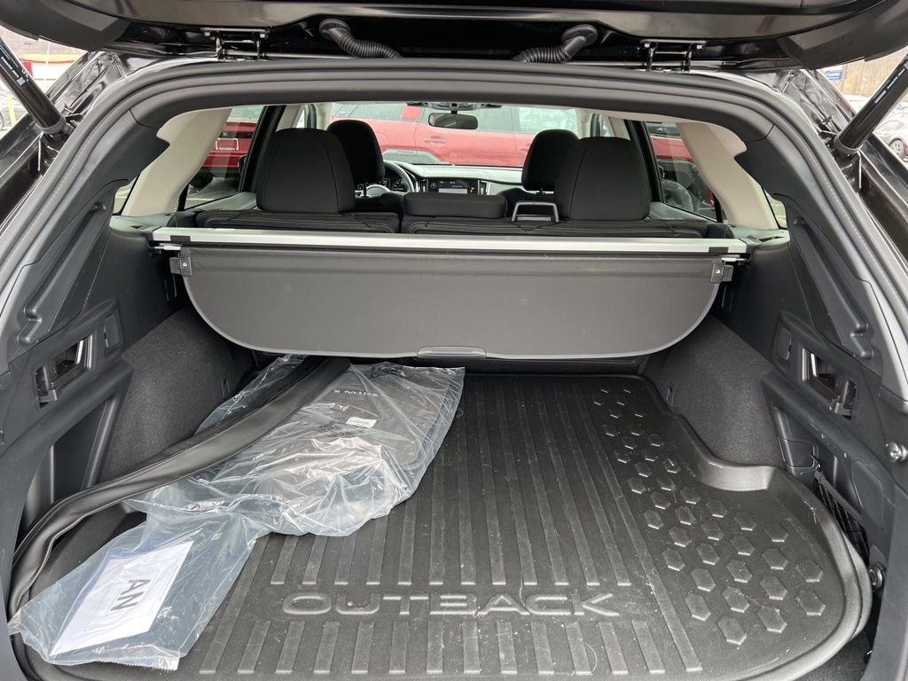 Used 2025 Subaru Outback Premium image 10
