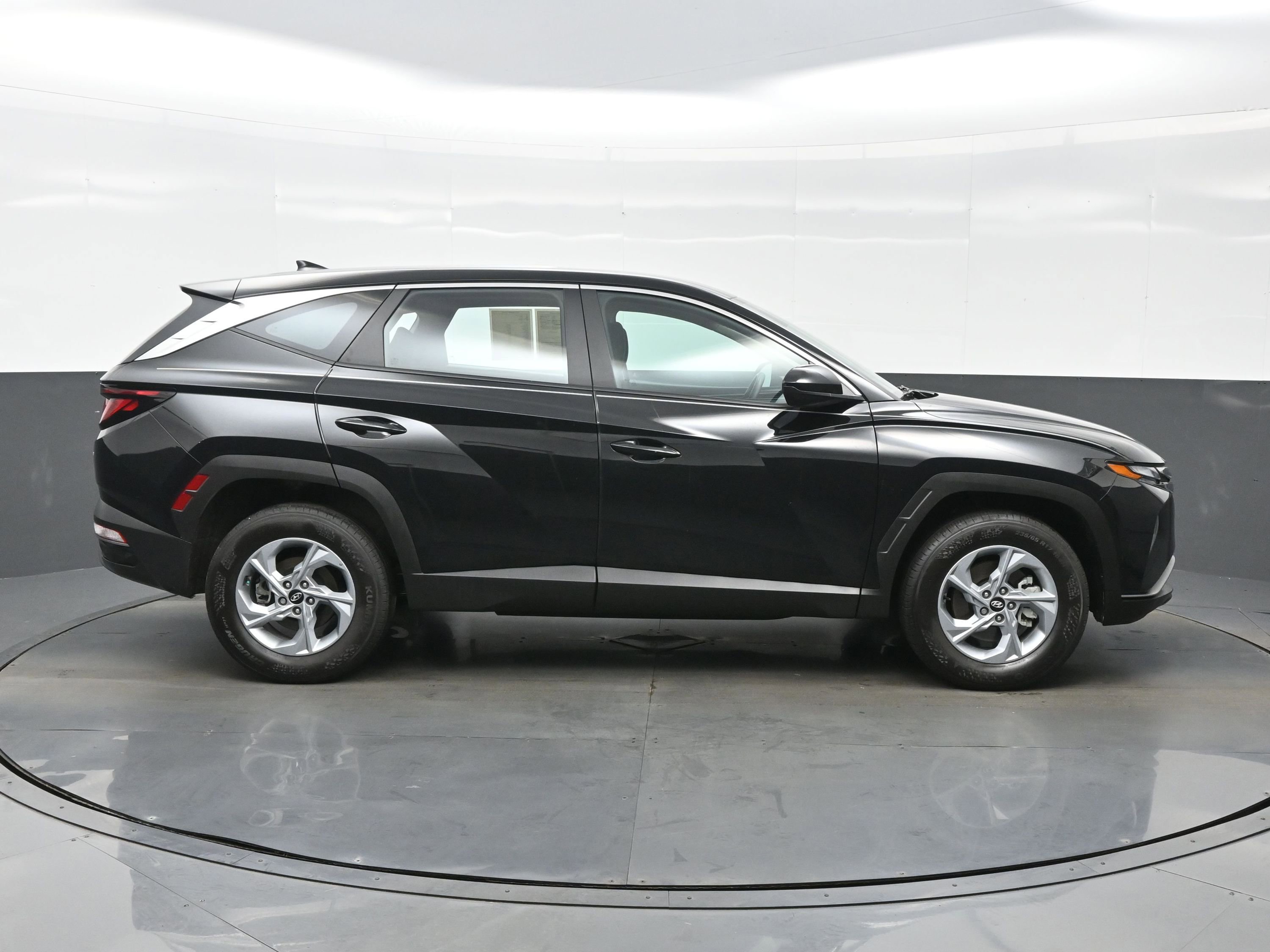 Used 2023 Hyundai Tucson SE image 7