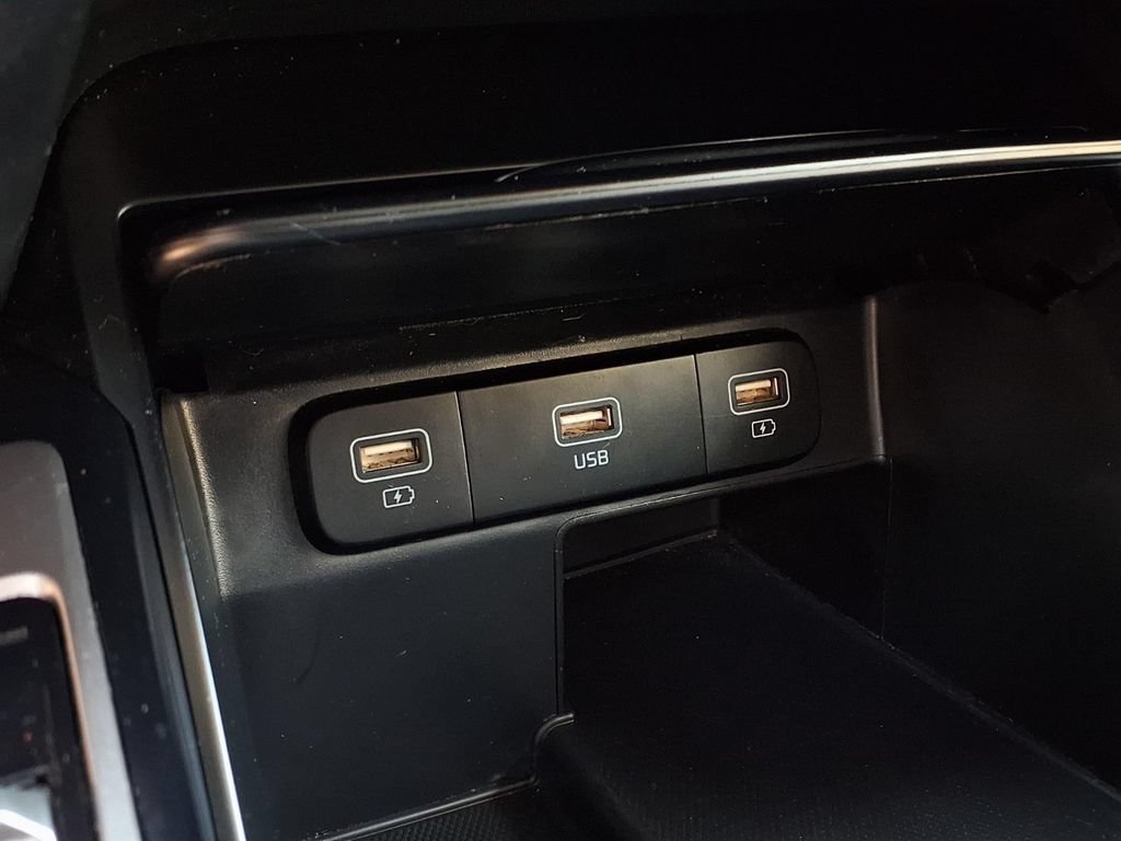 Used 2022 Kia Sorento S w/ Panoramic Sunroof Package FWD image 12