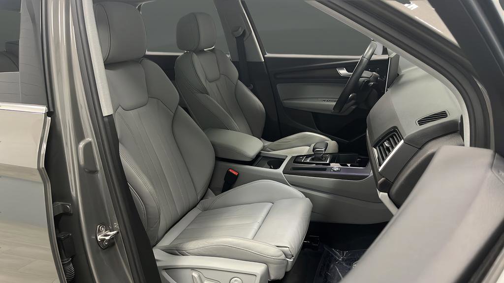 Used 2024 Audi Q5 2.0T Premium w/ Convenience Package image 31