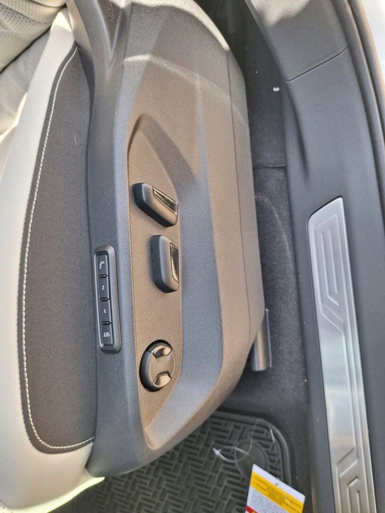 New 2026 Volkswagen Atlas Cross Sport SEL Premium R-Line image 10