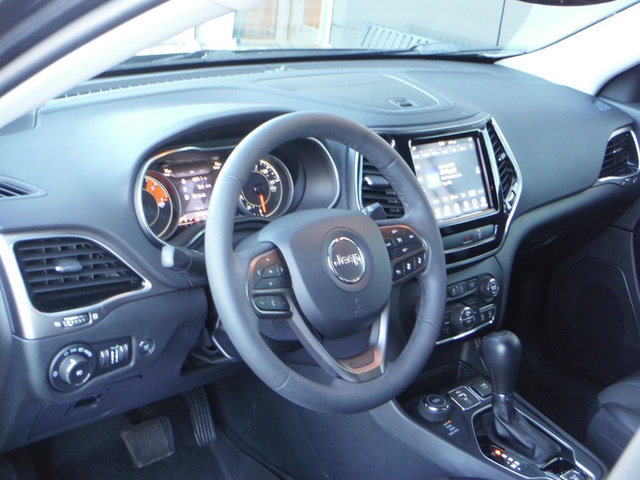 Certified 2022 Jeep Cherokee Limited AWD/4WD image 3