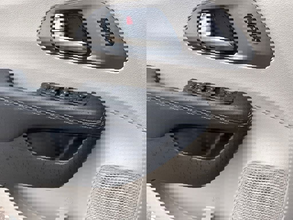 Used 2022 Chrysler Pacifica Touring-L image 23