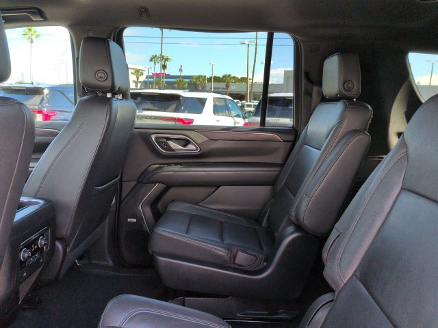 Used 2023 Chevrolet Suburban LT AWD/4WD image 16