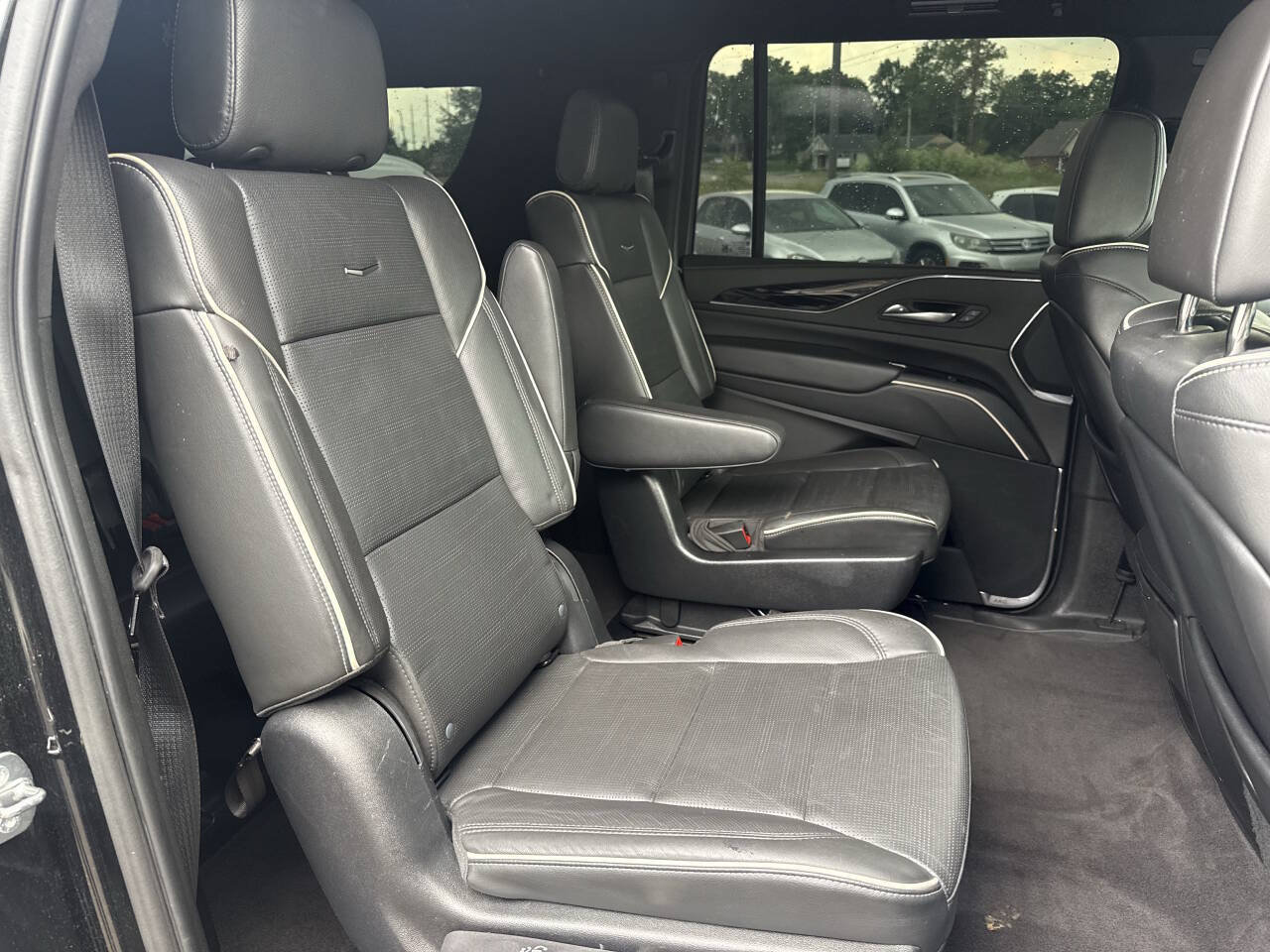 Used 2023 Cadillac Escalade ESV Sport AWD/4WD image 18