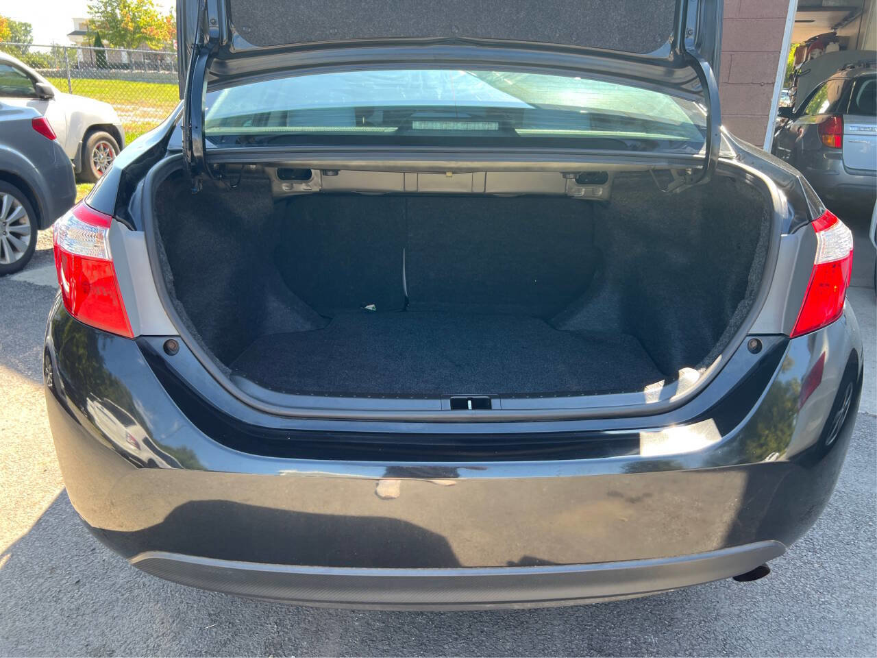 Used 2016 Toyota Corolla image 12